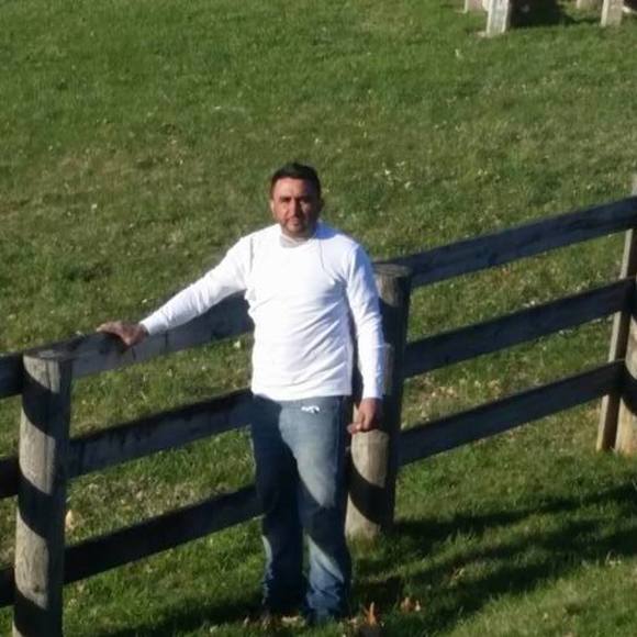 Meet your Posher, Carlos miguel - Picture 1 of 1